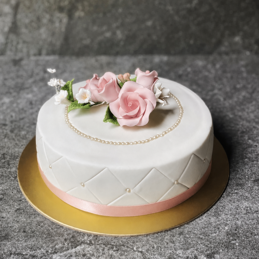 Decorated Sugee Cake in fondant