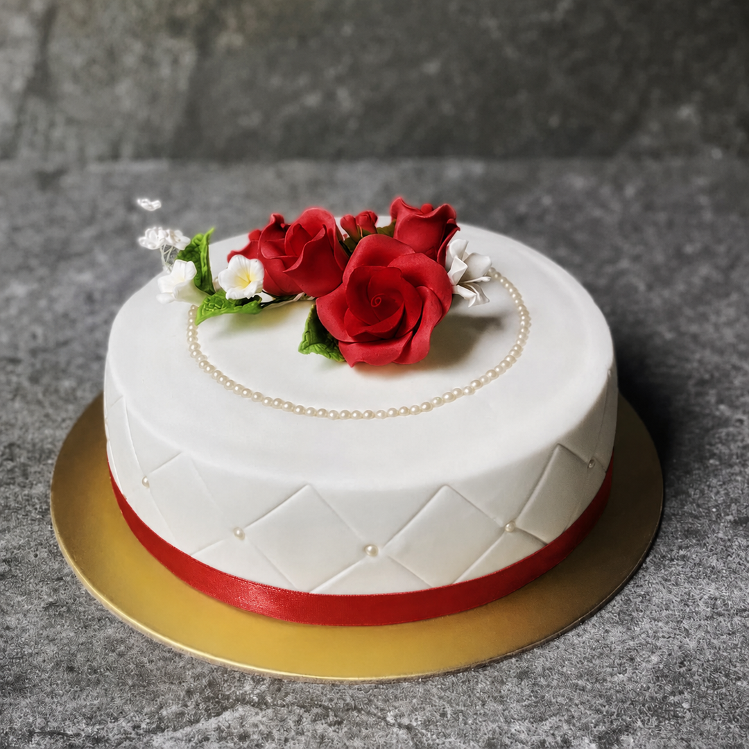 Decorated Sugee Cake in fondant