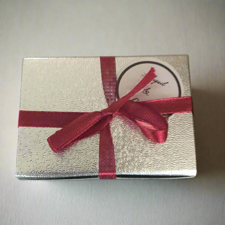 Sugee Cake Favour in Classic Box