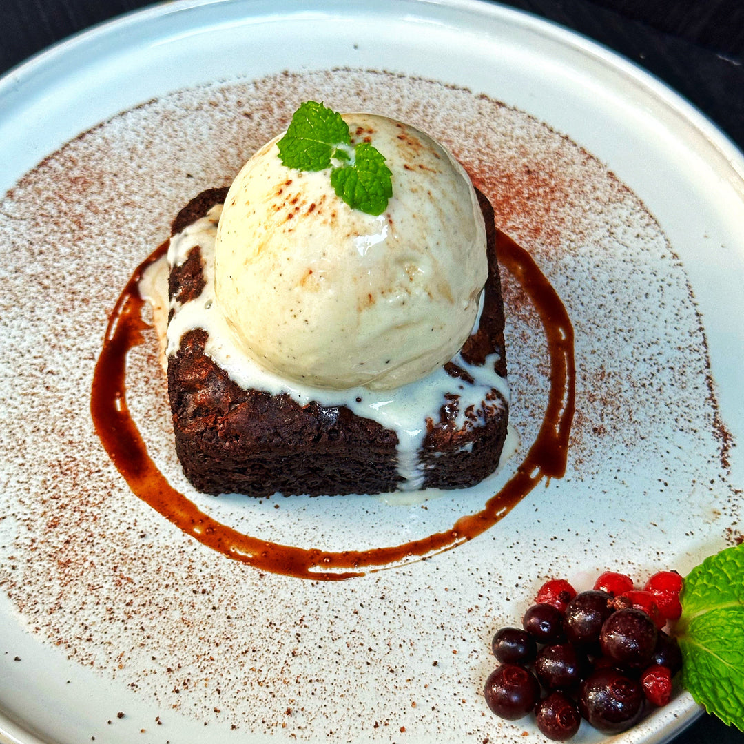 Macadamia Brownie with Ice cream